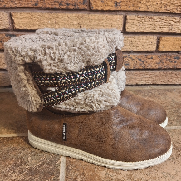 Muk Luks Size 8 Brown Boots With Faux Fur - Picture 1 of 8